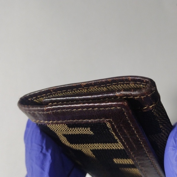 Vintage Fendi Brown Leather Zucca Key Case – 6-Hook Designer Holder - Luxury #07 - Picture 6 of 10